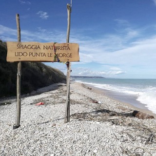 Spiaggia Naturista Le Morge